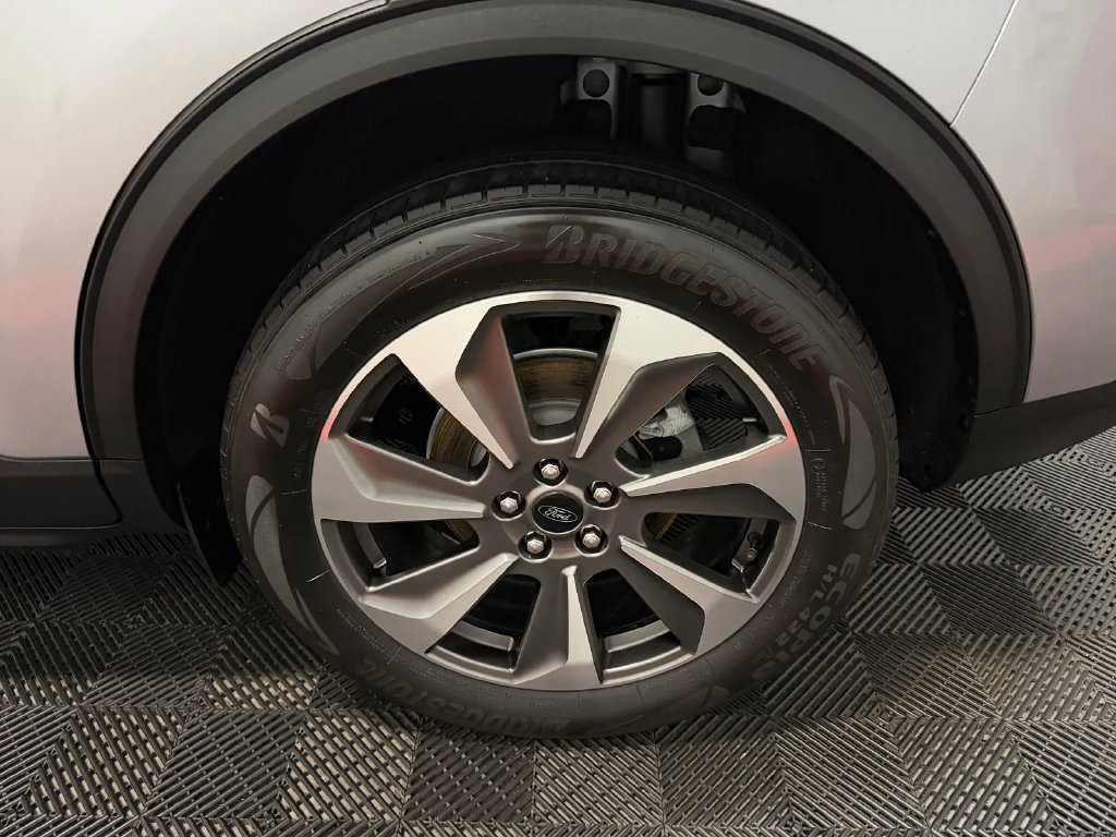 Used 2023 Ford Escape Platinum AWD/4WD image 12