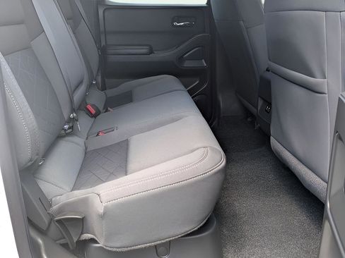 Used 2025 Nissan Frontier SV AWD/4WD image 24