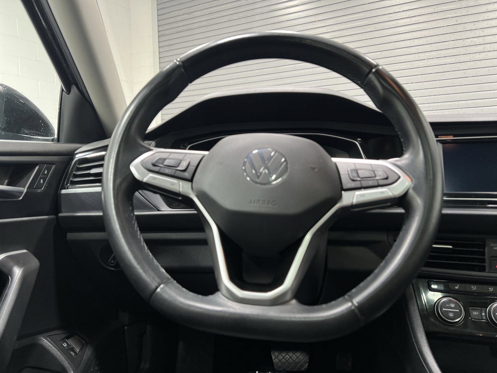 Used 2024 Volkswagen Jetta SE FWD image 14