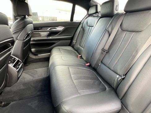 Used 2019 BMW 740e xDrive 740e xDrive iPerformance AWD 4 w/ Executive Package image 36