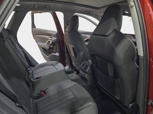 New 2025 Audi Q5 Prestige image 11