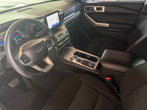 Used 2023 Ford Explorer XLT AWD/4WD image 11