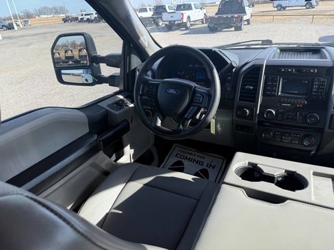 Used 2018 Ford F250 XL w/ STX Appearance Package image 31