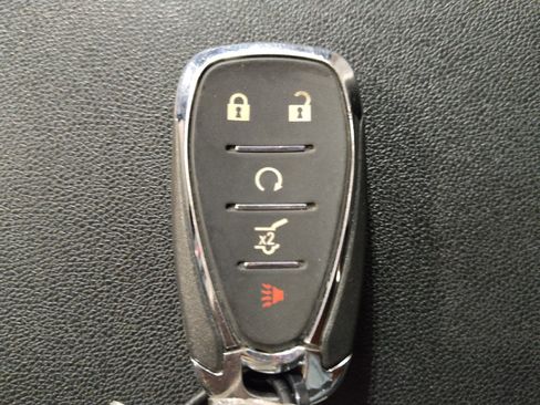 Used 2024 Chevrolet Equinox LT image 32