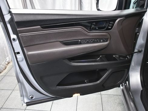 Used 2023 Honda Odyssey Touring image 9