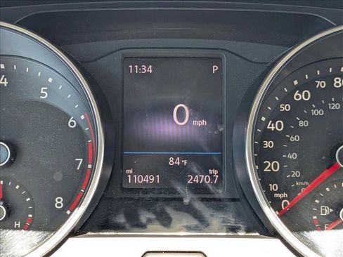 Used 2018 Volkswagen Tiguan SE FWD image 11