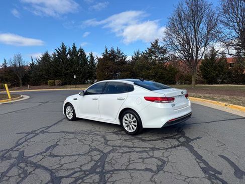Used 2016 Kia Optima EX w/ Premium Package image 3
