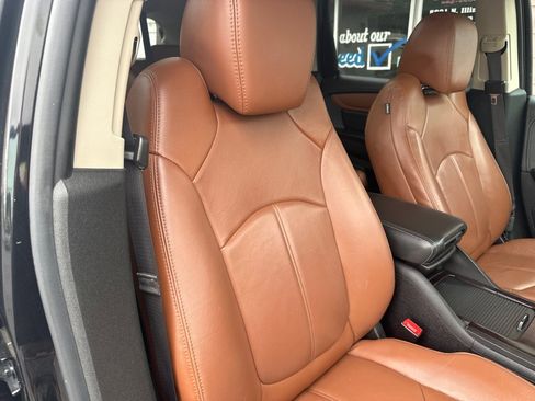 Used 2017 Chevrolet Traverse LT AWD/4WD image 11
