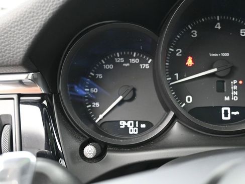 Used 2025 Porsche Macan image 19