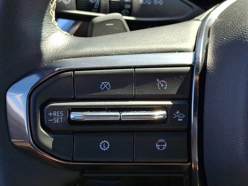 Used 2025 GMC Yukon Denali Ultimate AWD/4WD image 25