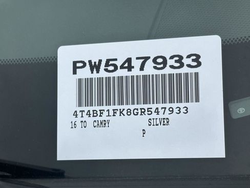 Used 2016 Toyota Camry LE FWD image 14