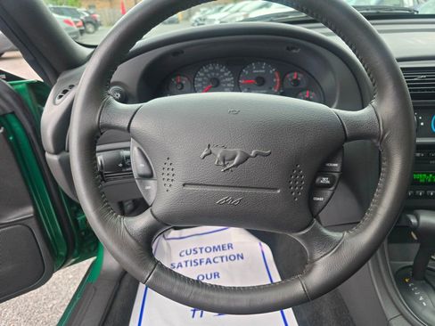 Used 2001 Ford Mustang Premium RWD image 22