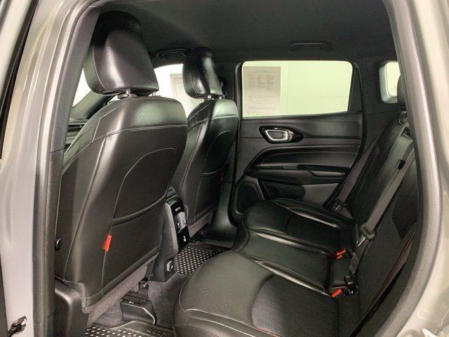 Used 2023 Jeep Compass Trailhawk w/ Trailhawk Convenience Group AWD/4WD image 6