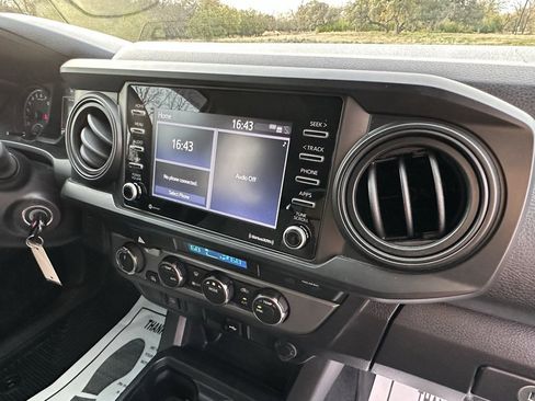 Used 2023 Toyota Tacoma TRD Sport image 14