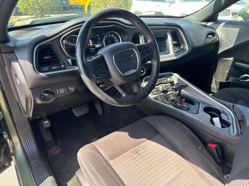 Used 2019 Dodge Challenger SXT image 10