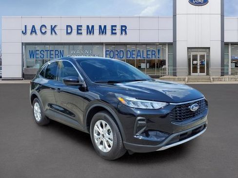Certified 2023 Ford Escape Active w/ Tech Pack #2 AWD/4WD image 1