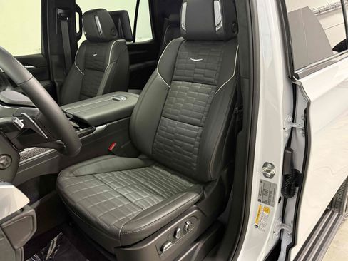 Used 2026 Cadillac Escalade V w/ LPO, ONYX Package AWD/4WD image 40