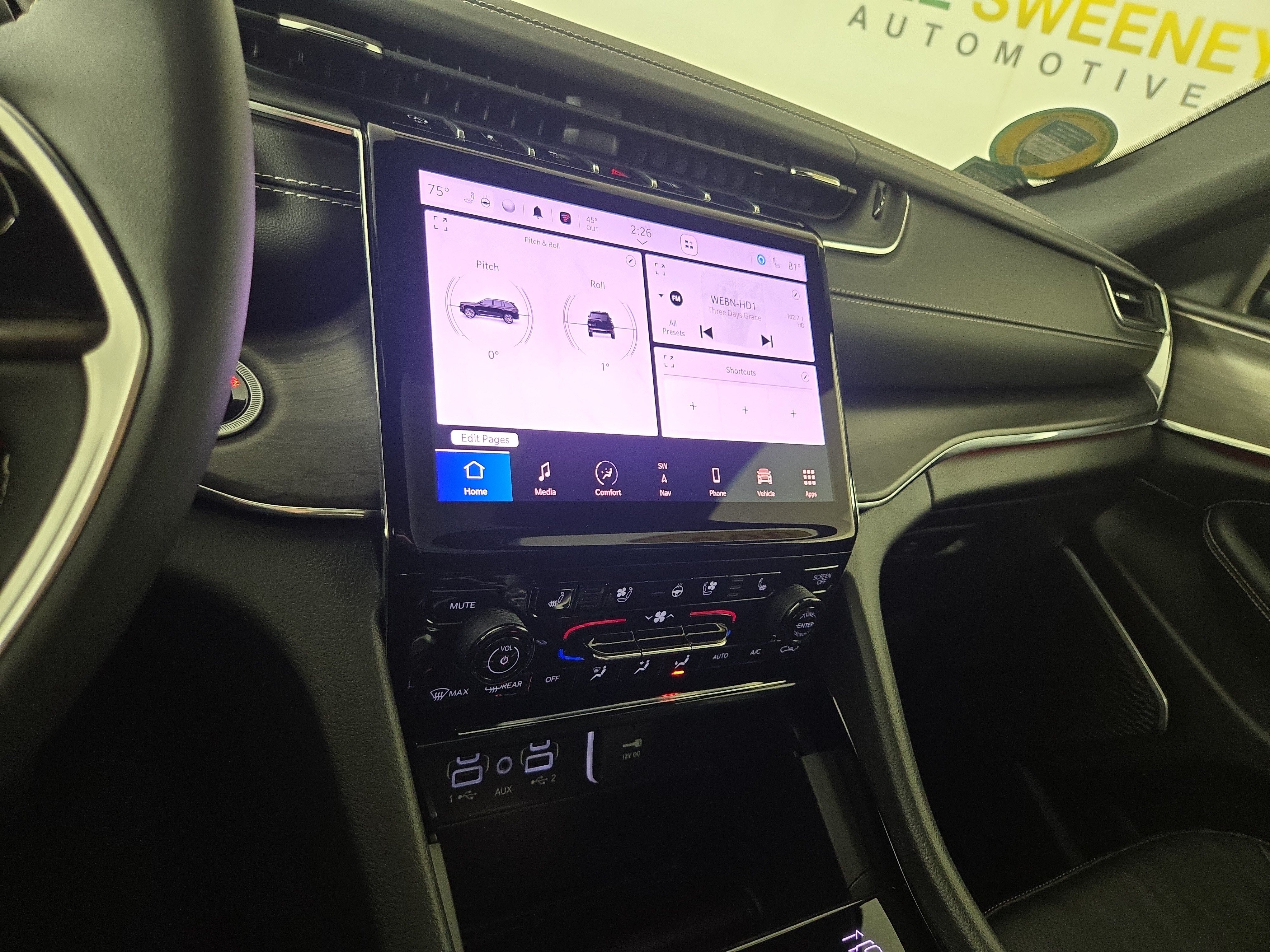 Certified 2025 Jeep Grand Cherokee Overland AWD/4WD image 24