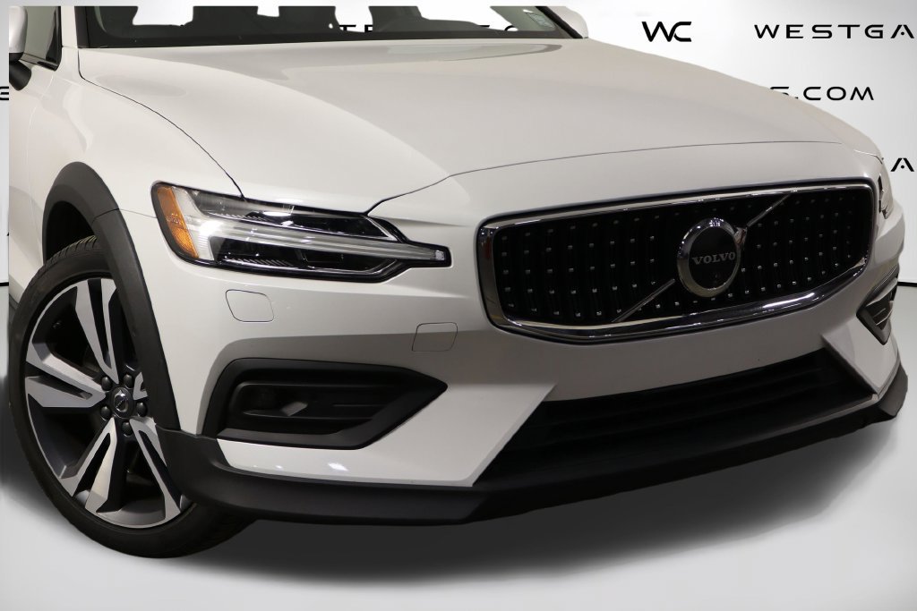 Used 2026 Volvo V60 B5 Cross Country Plus AWD/4WD image 45
