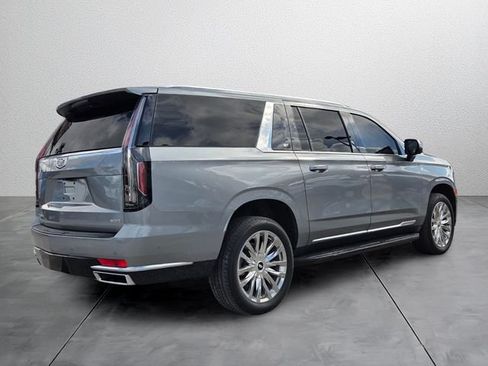 Used 2023 Cadillac Escalade ESV Premium Luxury RWD image 4