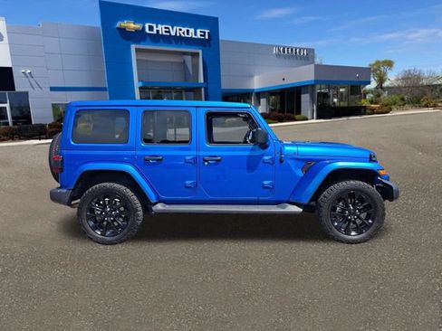 Used 2021 Jeep Wrangler Unlimited Sahara w/ Cold Weather Group AWD/4WD image 22