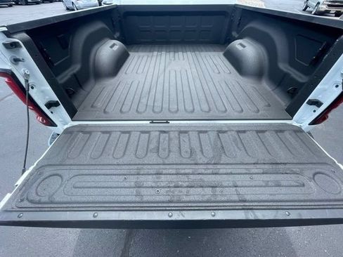 Used 2025 RAM 2500 Big Horn AWD/4WD image 5