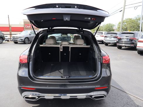 Used 2024 Mercedes-Benz GLC 300 4MATIC image 17