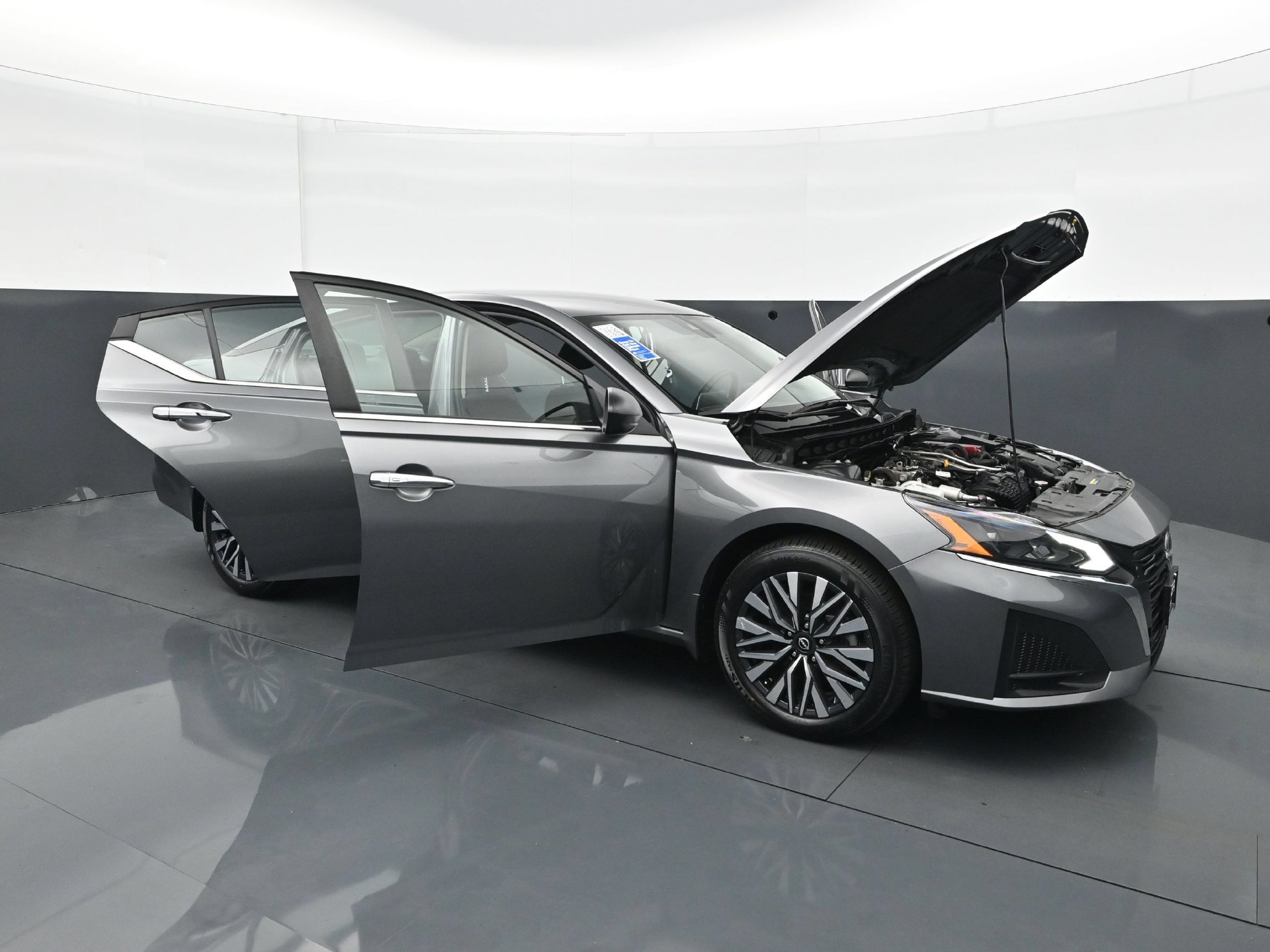Used 2024 Nissan Altima 2.5 SV AWD/4WD image 34