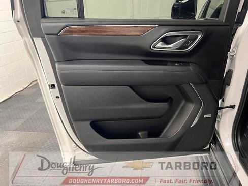 Used 2024 Chevrolet Suburban High Country w/ Advanced Technology Package AWD/4WD image 35