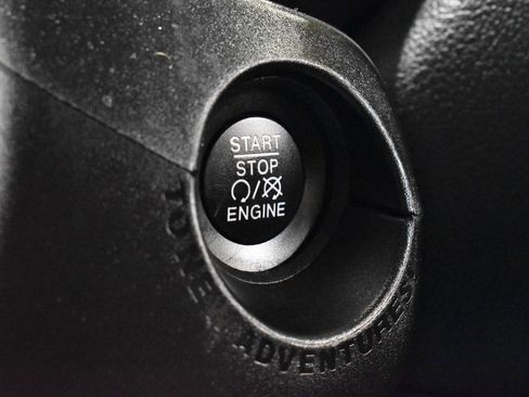 Used 2021 Jeep Renegade Sport image 13