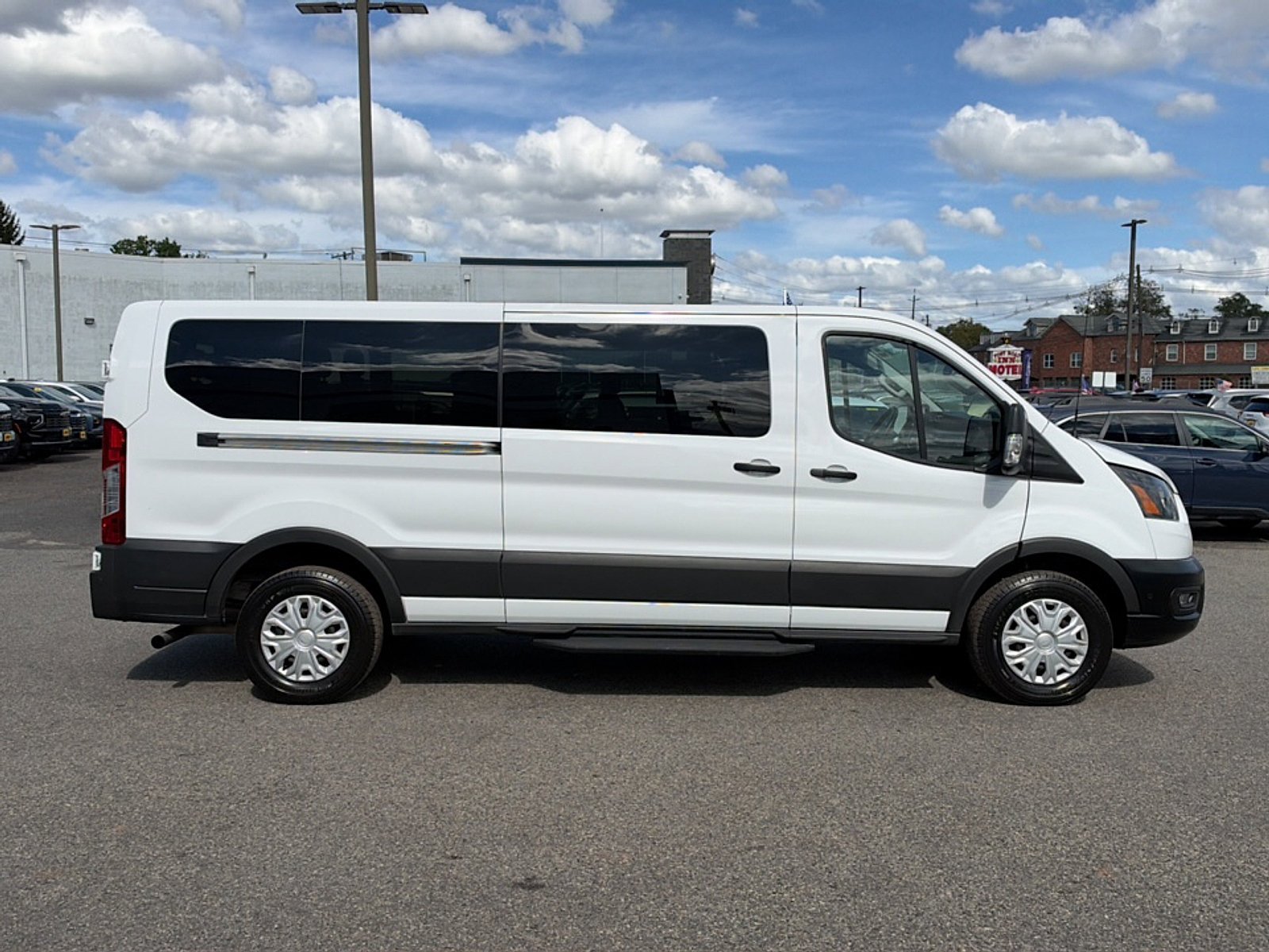 Used 2025 Ford Transit 350 XLT RWD image 9