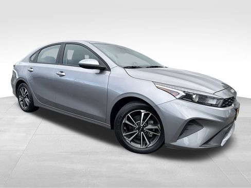 Certified 2023 Kia Forte LXS image 1