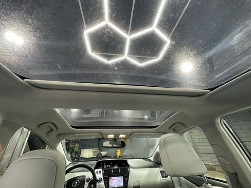 Used 2013 Toyota Prius V Five image 30