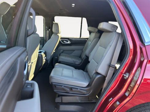 Used 2021 GMC Yukon SLT w/ SLT Luxury Package image 23