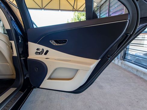 New 2026 Bentley Flying Spur V8 AWD/4WD image 27