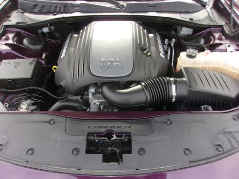 Used 2022 Dodge Charger R/T w/ Blacktop Package image 8