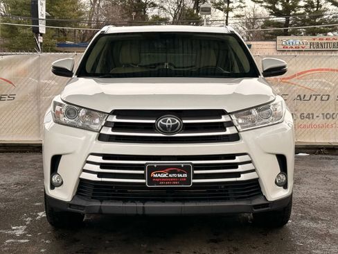 Used 2018 Toyota Highlander XLE image 5