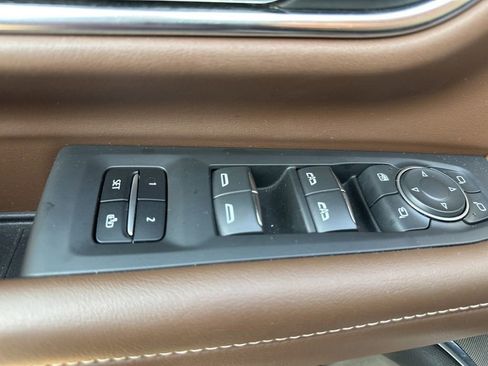 Used 2021 Chevrolet Suburban High Country image 21