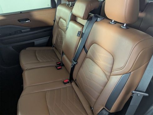 Used 2022 Nissan Pathfinder Platinum w/ Cargo Package image 17