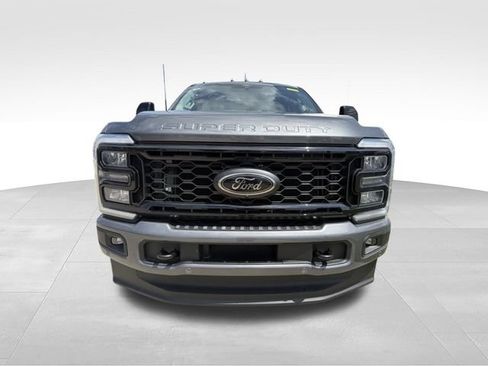 New 2026 Ford F250 Lariat w/ Black Appearance Package AWD/4WD image 10