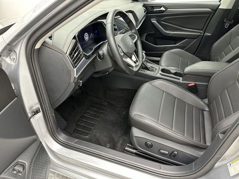 Certified 2023 Volkswagen Jetta SE FWD image 11