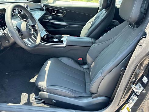 Used 2024 Mercedes-Benz CLE 300 4MATIC Coupe image 6