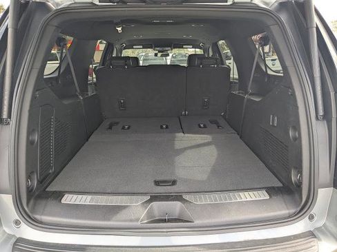 Certified 2025 Chevrolet Suburban Z71 image 14