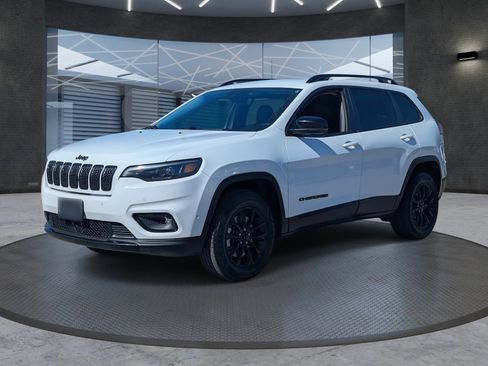 Used 2023 Jeep Cherokee Altitude Lux image 2