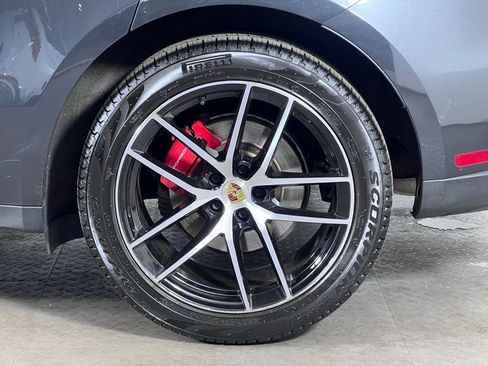 Certified 2022 Porsche Macan S AWD/4WD image 11
