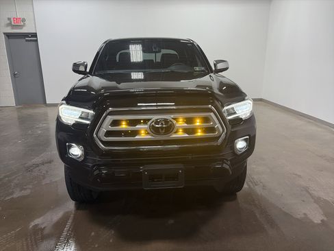 Used 2023 Toyota Tacoma Limited image 40