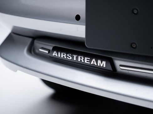 Used 2022 Mercedes-Benz Sprinter 144 Cargo image 14