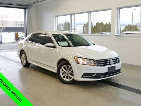 Used 2016 Volkswagen Passat 1.8T S image 1