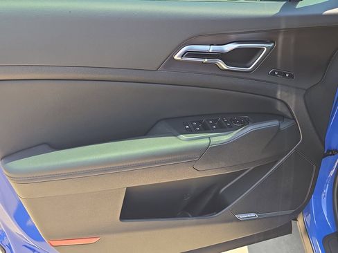 New 2026 Kia Sportage SX FWD image 17