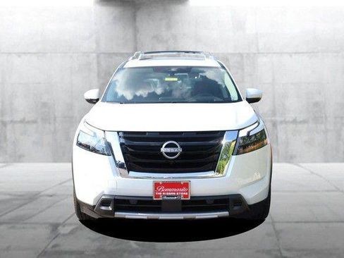 Used 2025 Nissan Pathfinder Platinum w/ Cargo Package FWD image 4